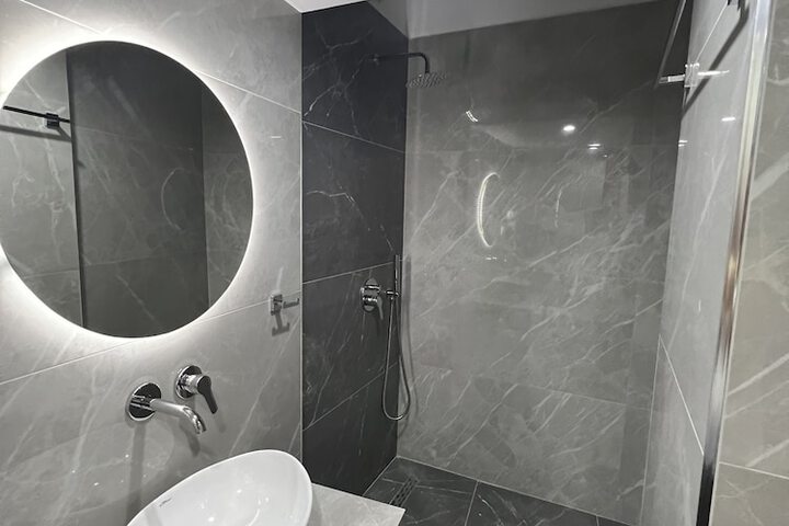 Room 75 of 98