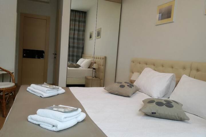 Room 13 of 48