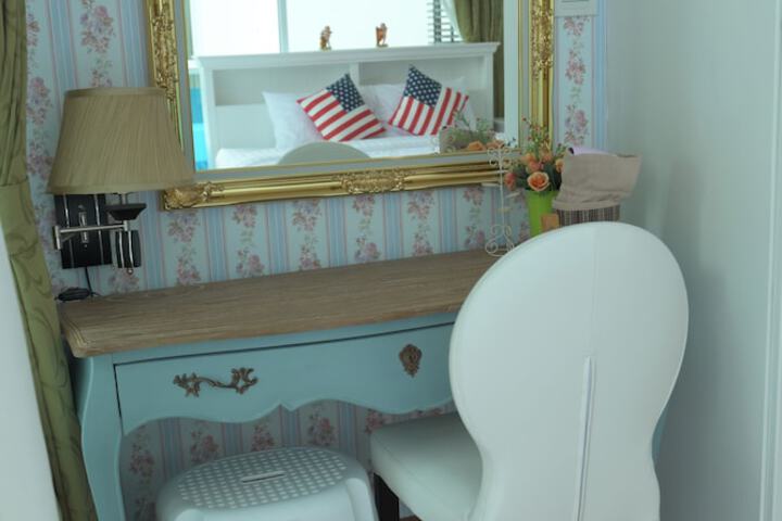 Room 29 of 294