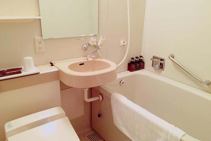 Room 14 of 33