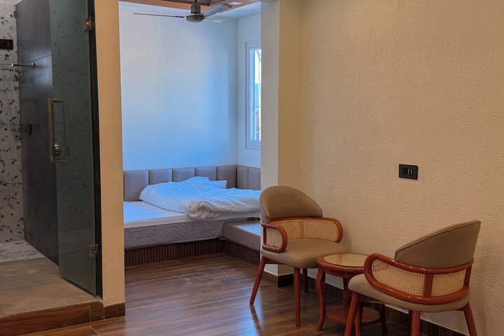 Room 18 of 95