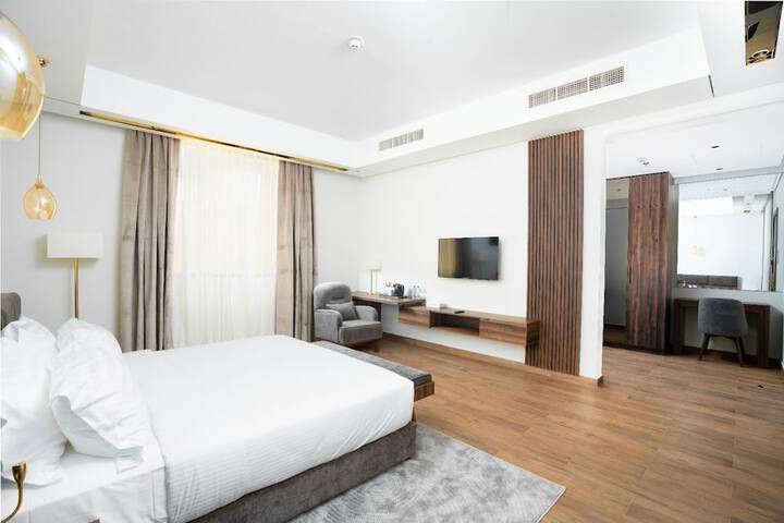 Room 5 of 21
