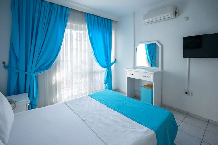 Room 13 of 52