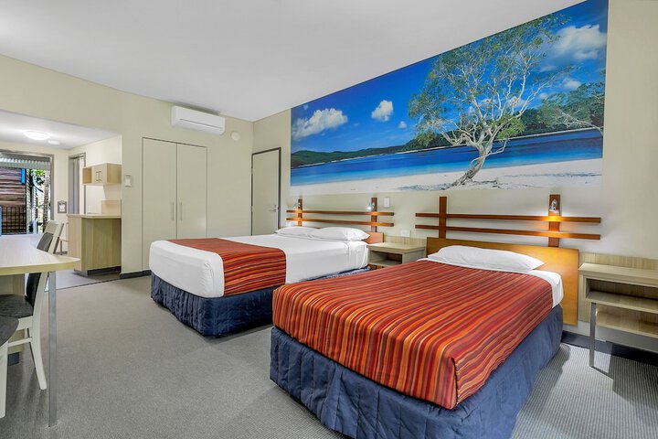 Room 13 of 90