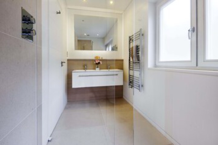 Room 5 of 28