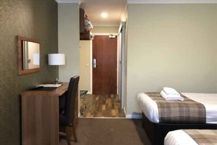 Room 6 of 39