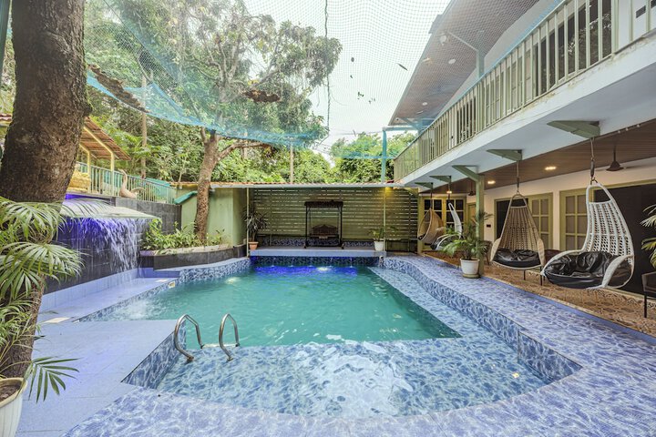 Pool 64 of 101