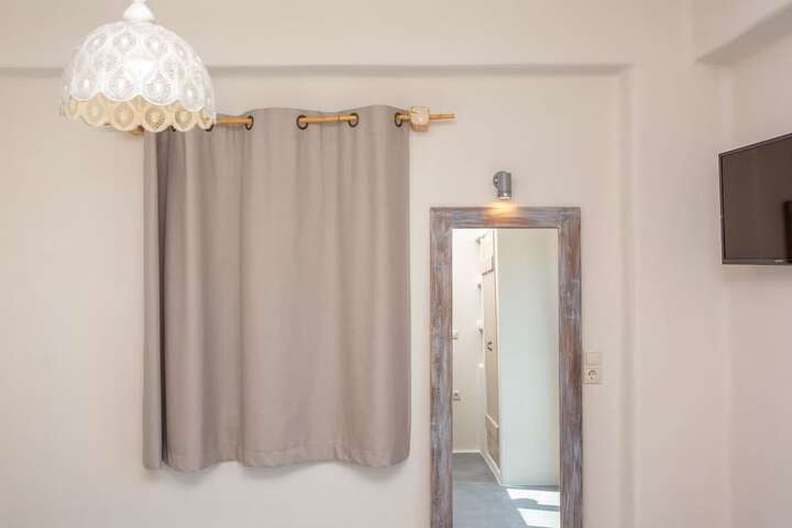 Room 15 of 27