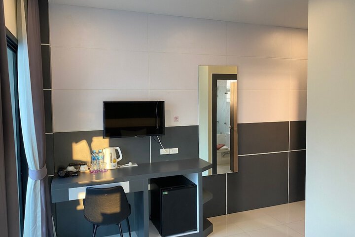 Room 2 of 20