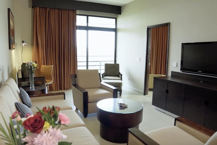 Room 40 of 230