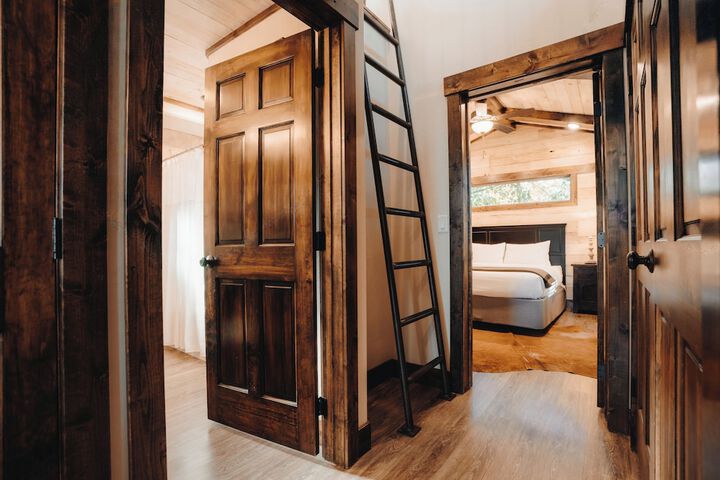 Room 27 of 100