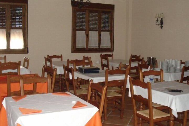 Dining 10 of 13