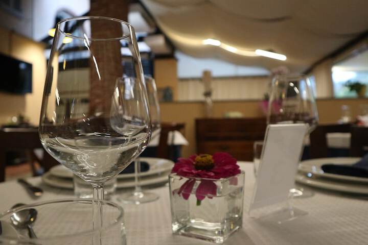 Dining 29 of 44