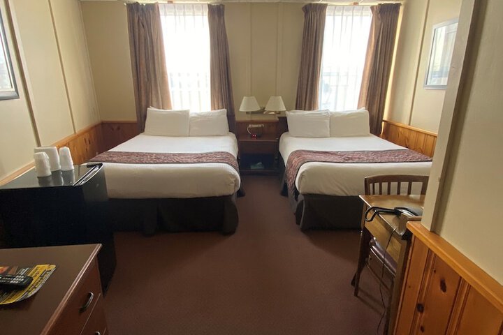 Room 11 of 33