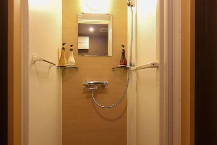 Room 43 of 102