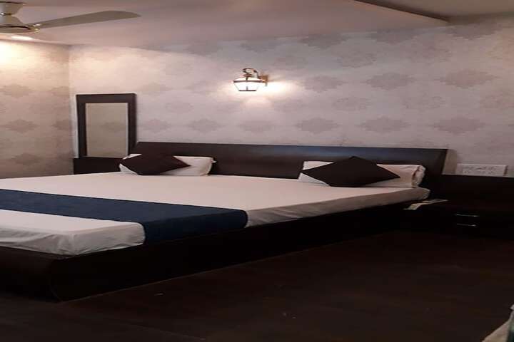 Room 13 of 41