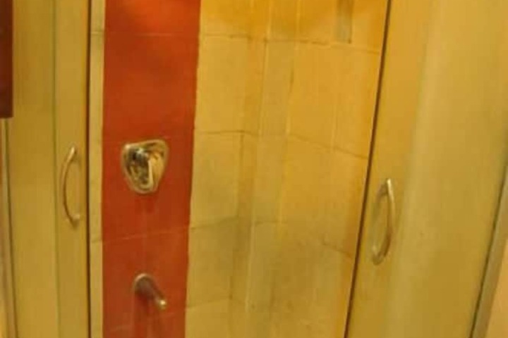Room 24 of 42