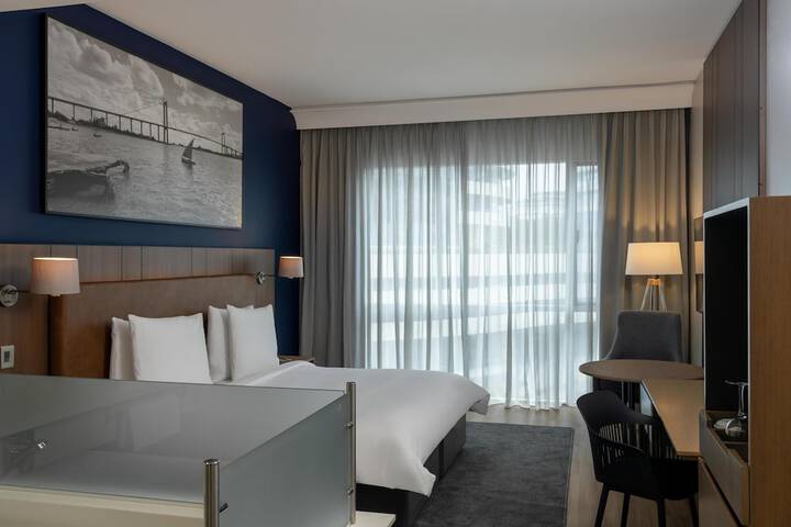 Room 82 of 309