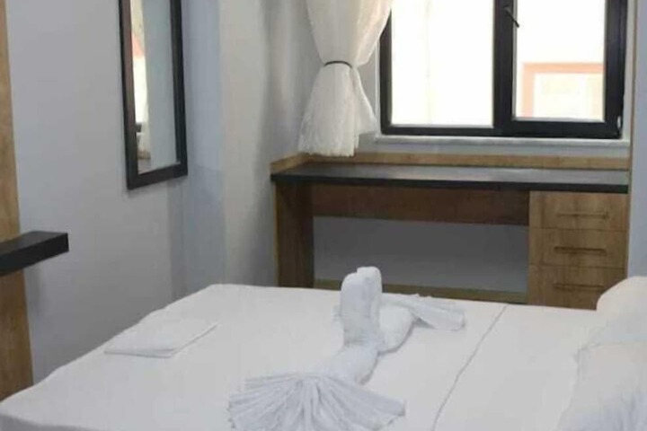 Room 10 of 24