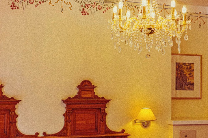 Room 6 of 40