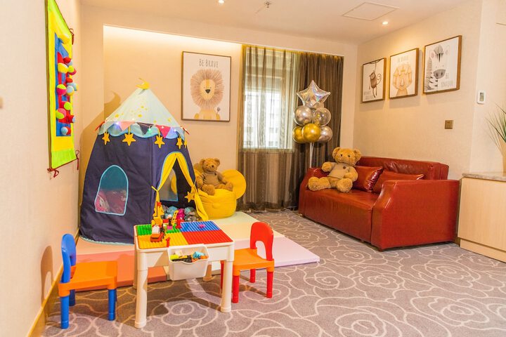 Room 14 of 28