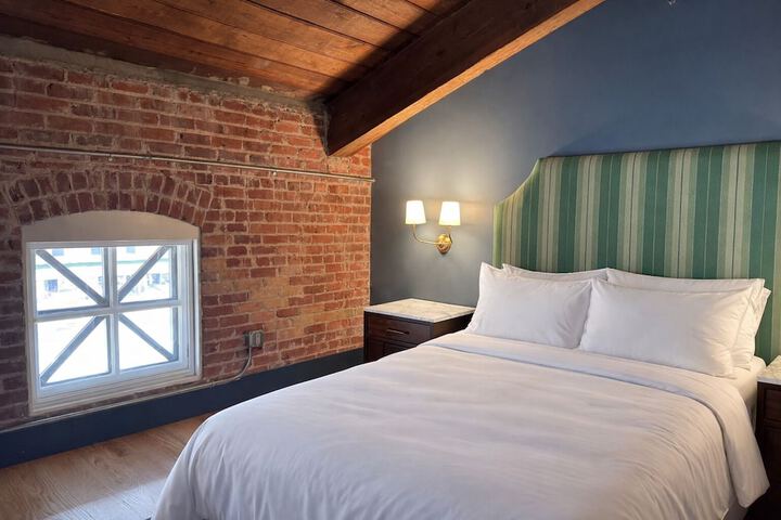 Room 4 of 14