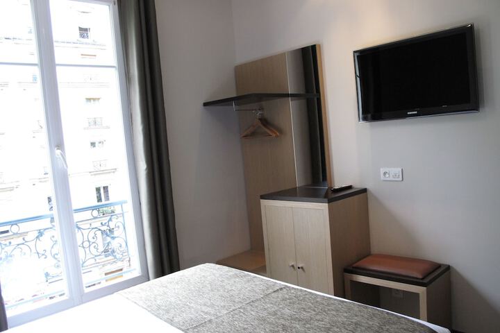 Room 15 of 48