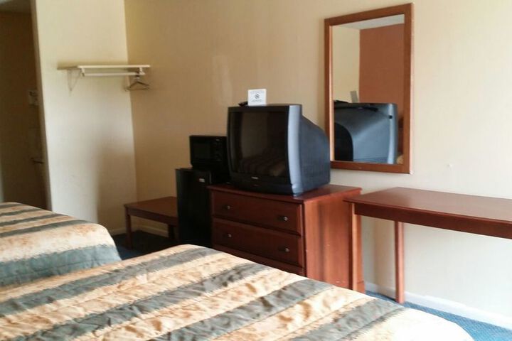 Room 7 of 8