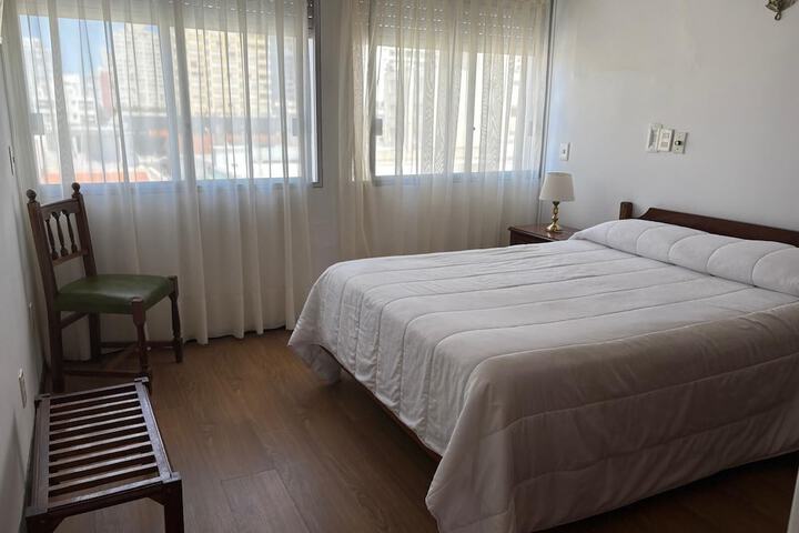 Room 27 of 65