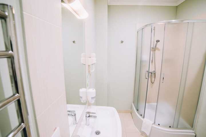 Room 4 of 34