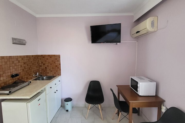 Room 4 of 29