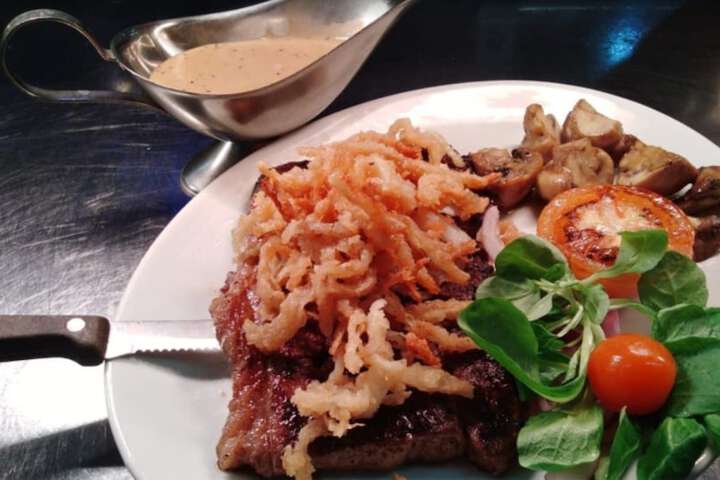 Dining 42 of 47
