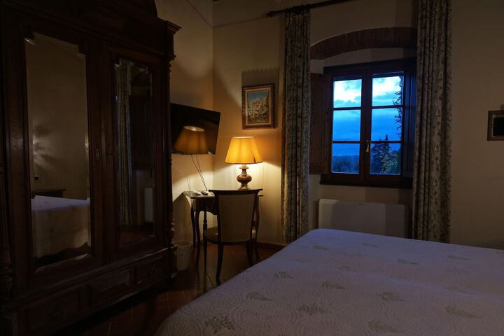 Room 65 of 146