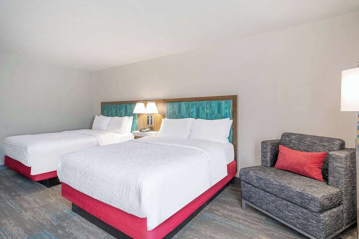 2 Queen Beds (4 of 4)
