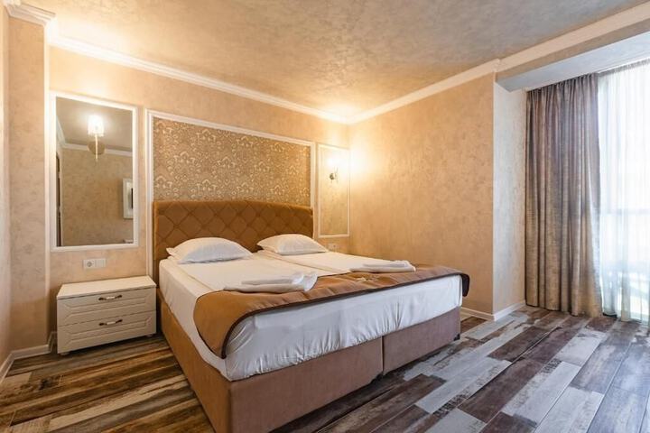 Room 15 of 30