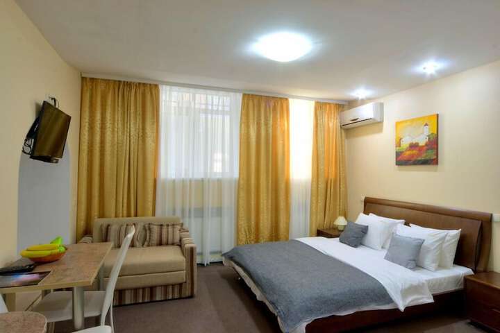 Room 6 of 37