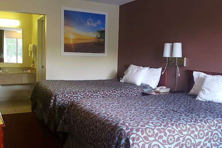 2 Double Beds (5 of 8)