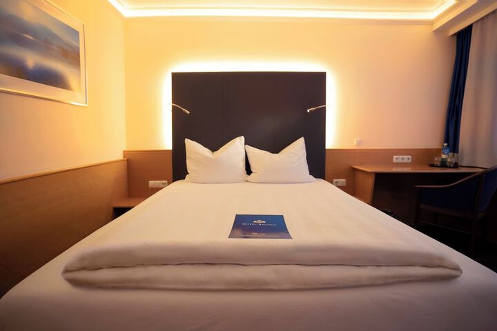 Room 8 of 19
