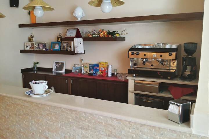 Lounge 45 of 63