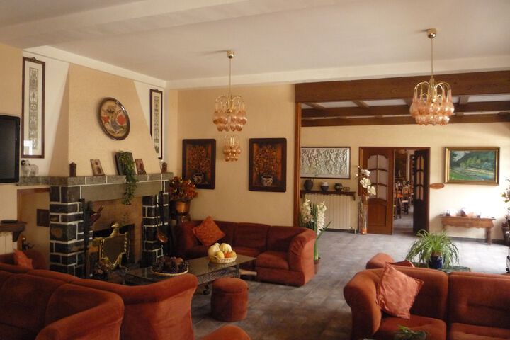 Lounge 39 of 72