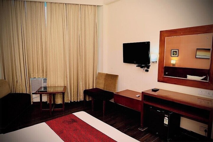 Room 27 of 84