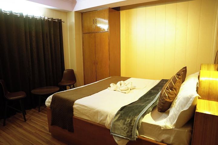 Room 9 of 27