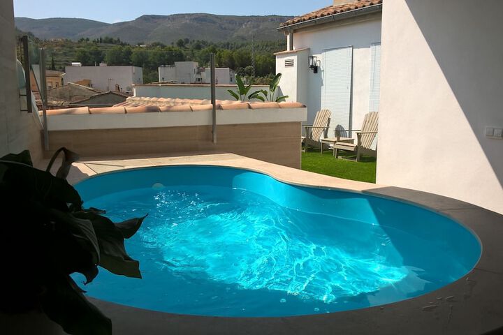 Pool 45 of 64