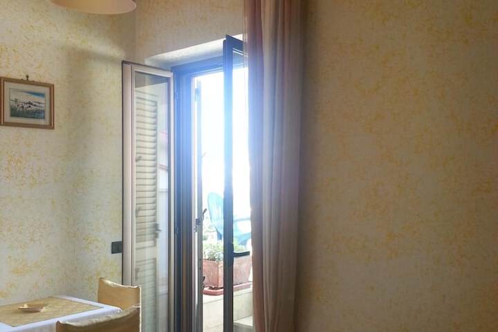 Room 21 of 48