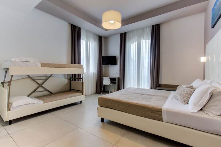 Room 25 of 63