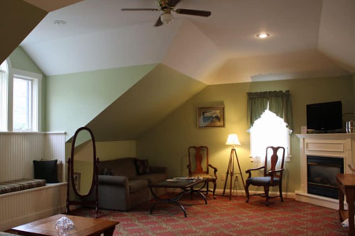 Standard Room, King or Two Doubles (5 of 6)