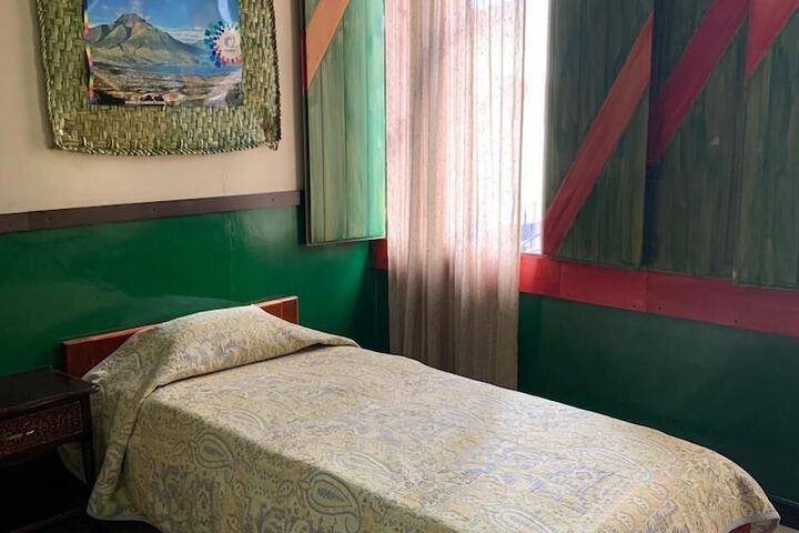 Room 17 of 37