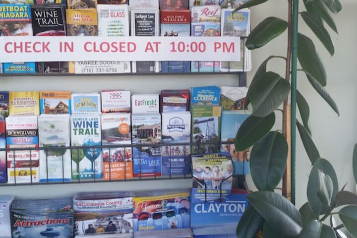 Check-in/check-out kiosk