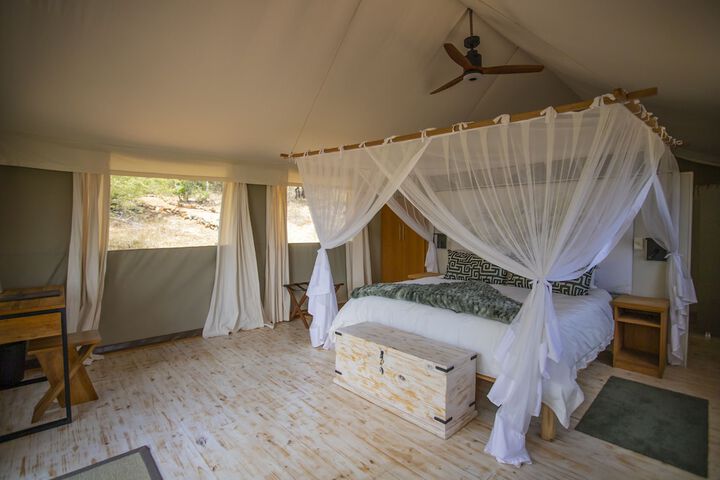 Room 6 of 28