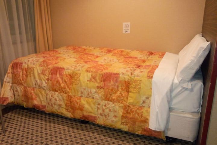 Room 7 of 33